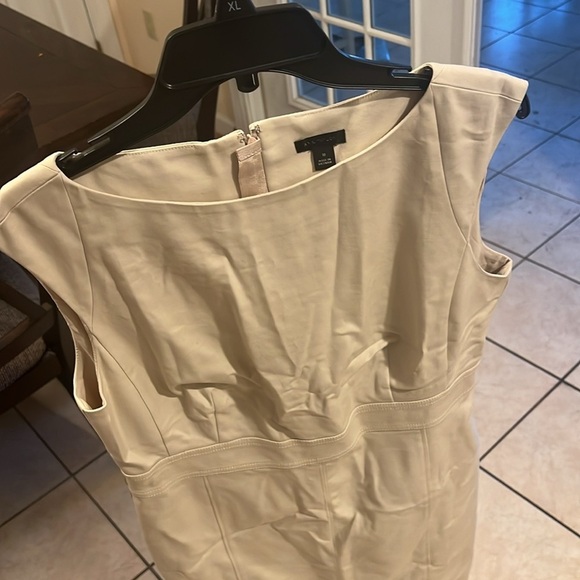 Anne Taylor long beige dress size M stretchy - Picture 10 of 11
